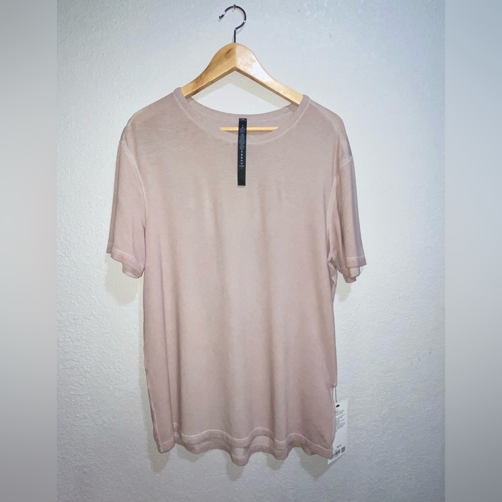 Lululemon basic Tee